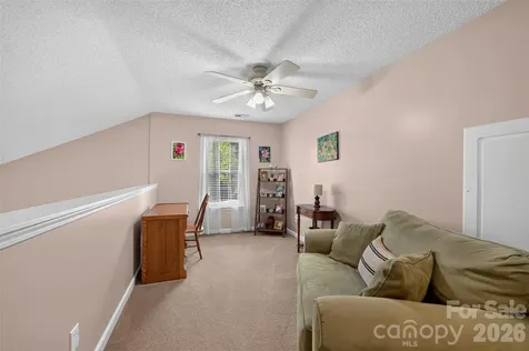 806 20th Avenue Place SE Hickory NC 28602