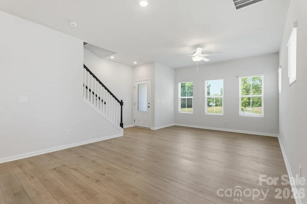 4636 Lakeview Road Charlotte NC 28216