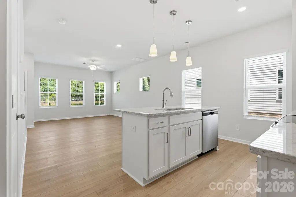 4636 Lakeview Road Charlotte NC 28216