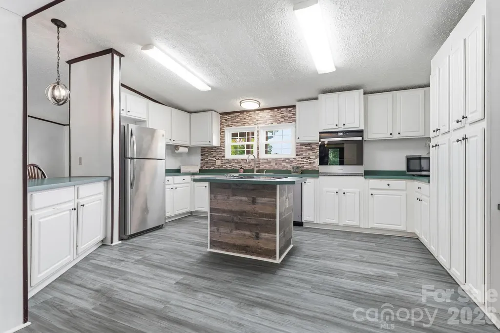 3307 Baltimore Road East Bend NC 27018