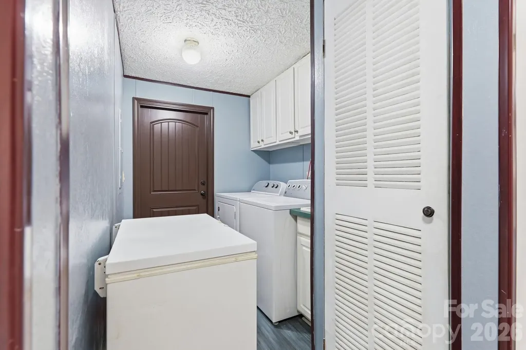 3307 Baltimore Road East Bend NC 27018