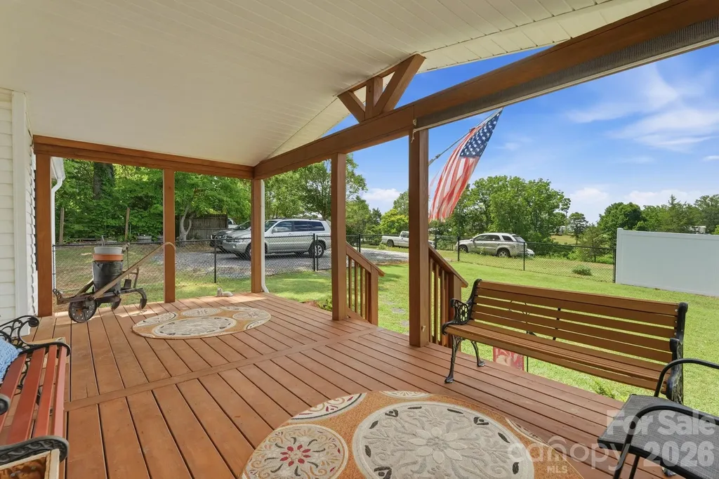 3307 Baltimore Road East Bend NC 27018