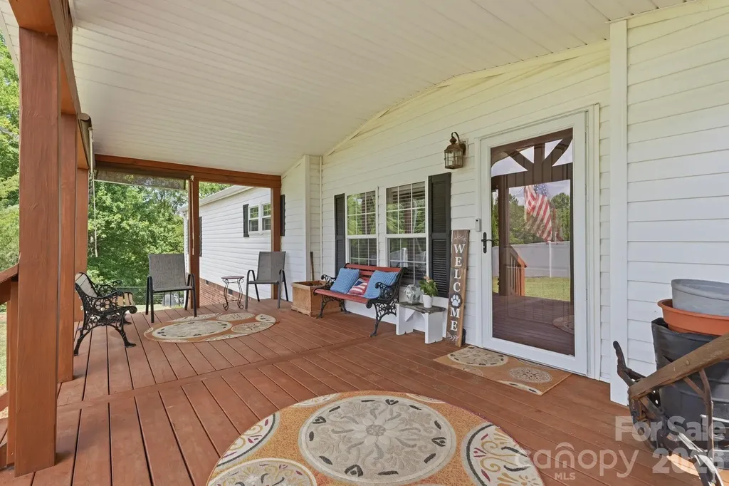 3307 Baltimore Road East Bend NC 27018
