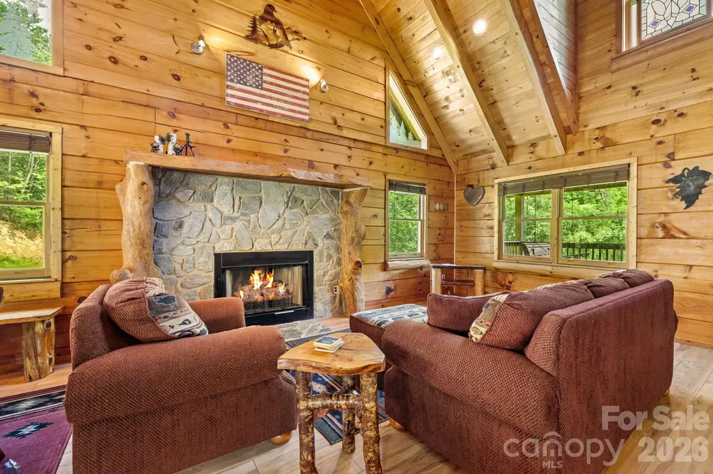 2560 Round Hill Road Bryson City NC 28713