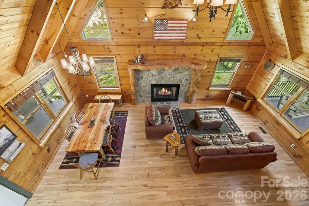2560 Round Hill Road Bryson City NC 28713