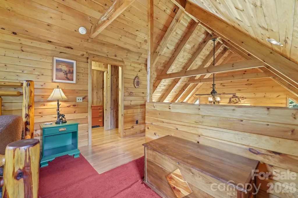 2560 Round Hill Road Bryson City NC 28713