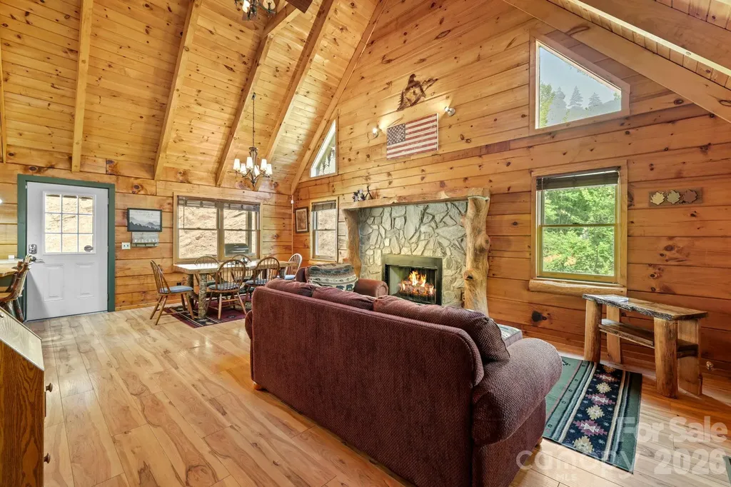 2560 Round Hill Road Bryson City NC 28713