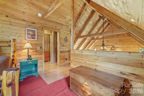 2560 Round Hill Road Bryson City NC 28713