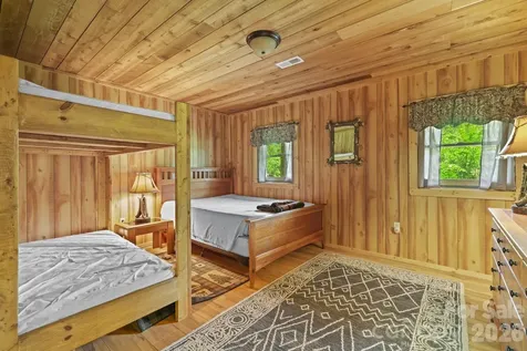 2560 Round Hill Road Bryson City NC 28713