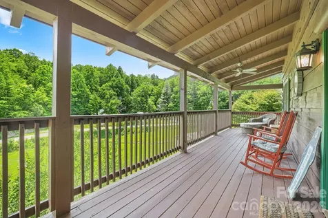 2560 Round Hill Road Bryson City NC 28713