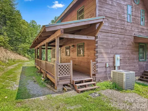 2560 Round Hill Road Bryson City NC 28713