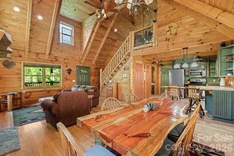 2560 Round Hill Road Bryson City NC 28713
