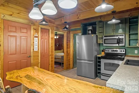 2560 Round Hill Road Bryson City NC 28713