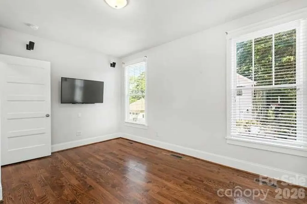 163 N Canterbury Road Charlotte NC 28211