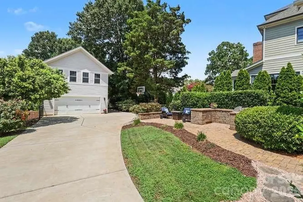 163 N Canterbury Road Charlotte NC 28211