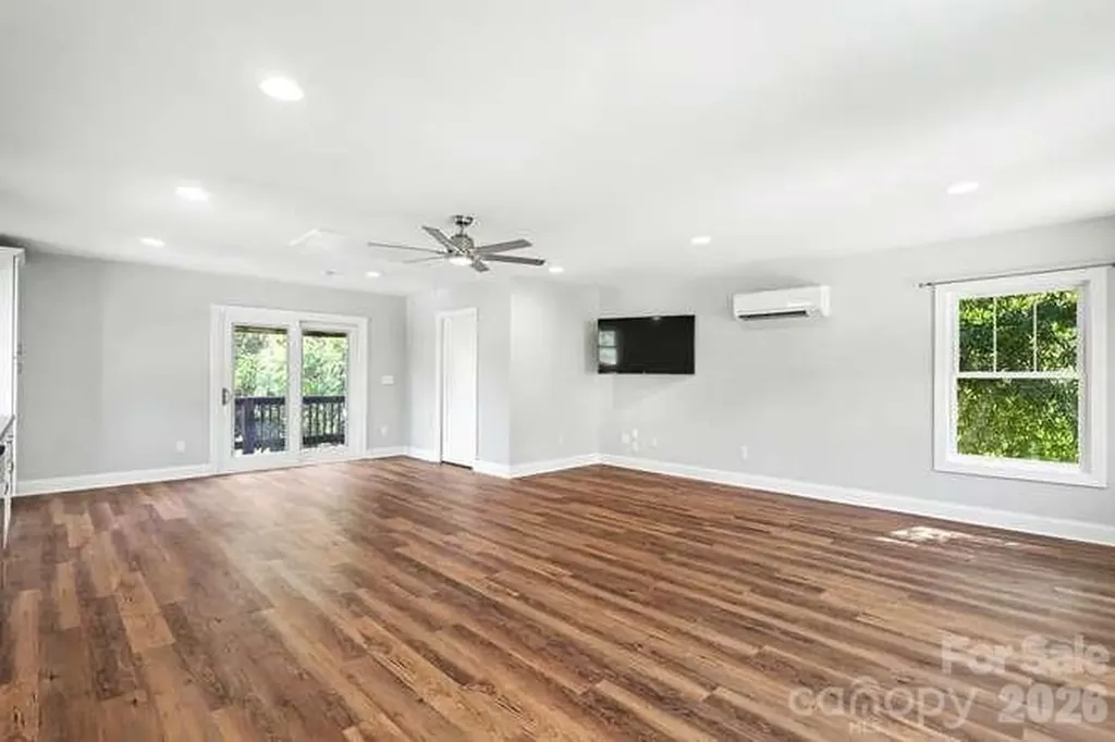 163 N Canterbury Road Charlotte NC 28211