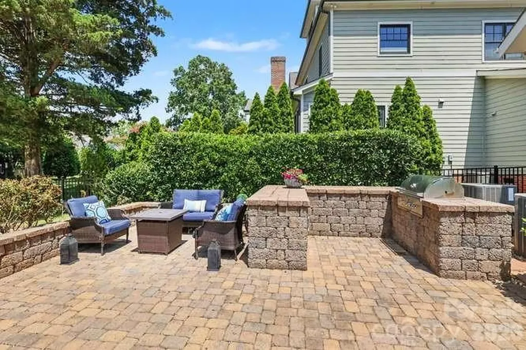 163 N Canterbury Road Charlotte NC 28211