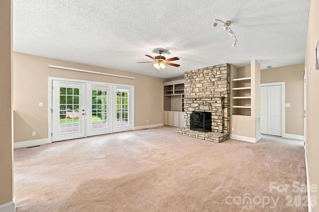 182 Robert Drive Statesville NC 28625