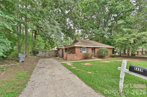 8439 Country Oaks Road Charlotte NC 28227