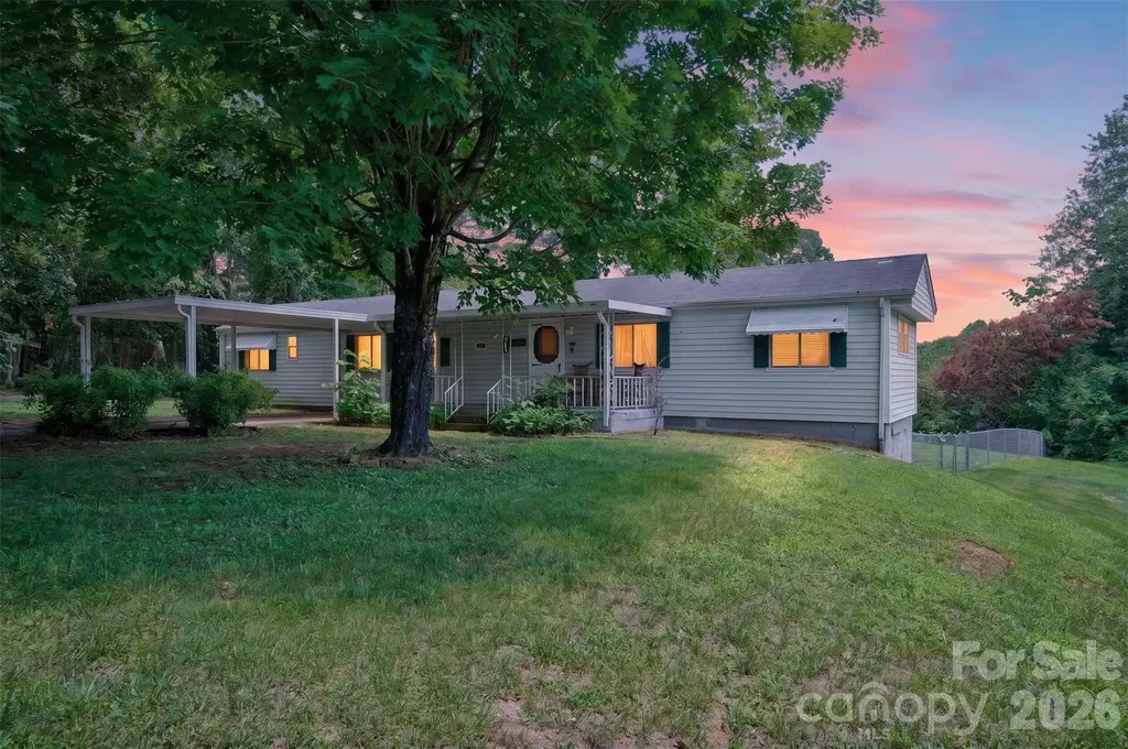 2753 Fairwood Drive Hudson NC 28638