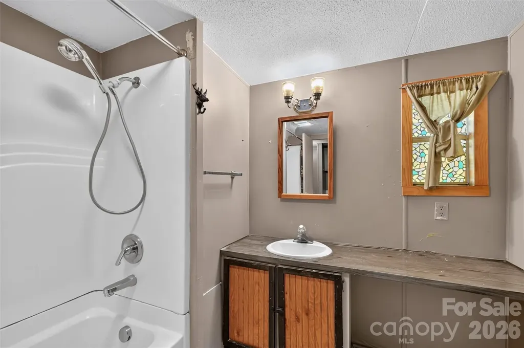 2753 Fairwood Drive Hudson NC 28638