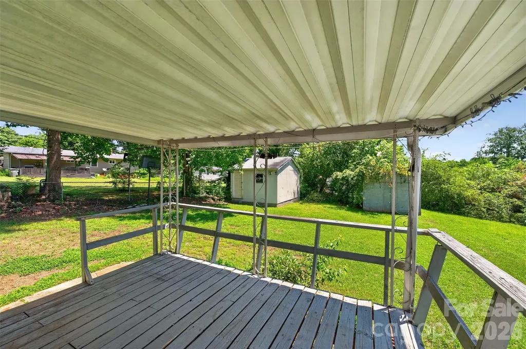 2753 Fairwood Drive Hudson NC 28638