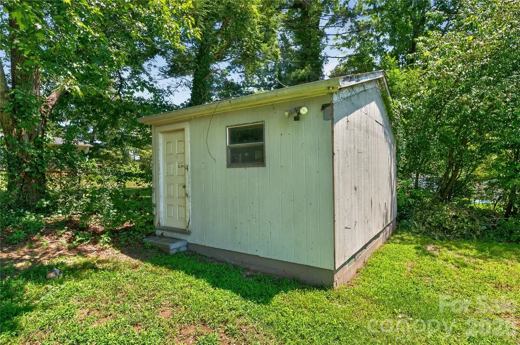 2753 Fairwood Drive Hudson NC 28638