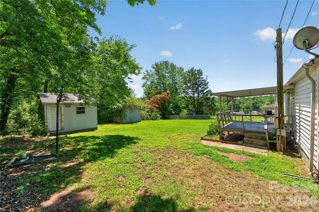 2753 Fairwood Drive Hudson NC 28638
