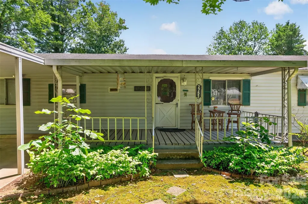 2753 Fairwood Drive Hudson NC 28638
