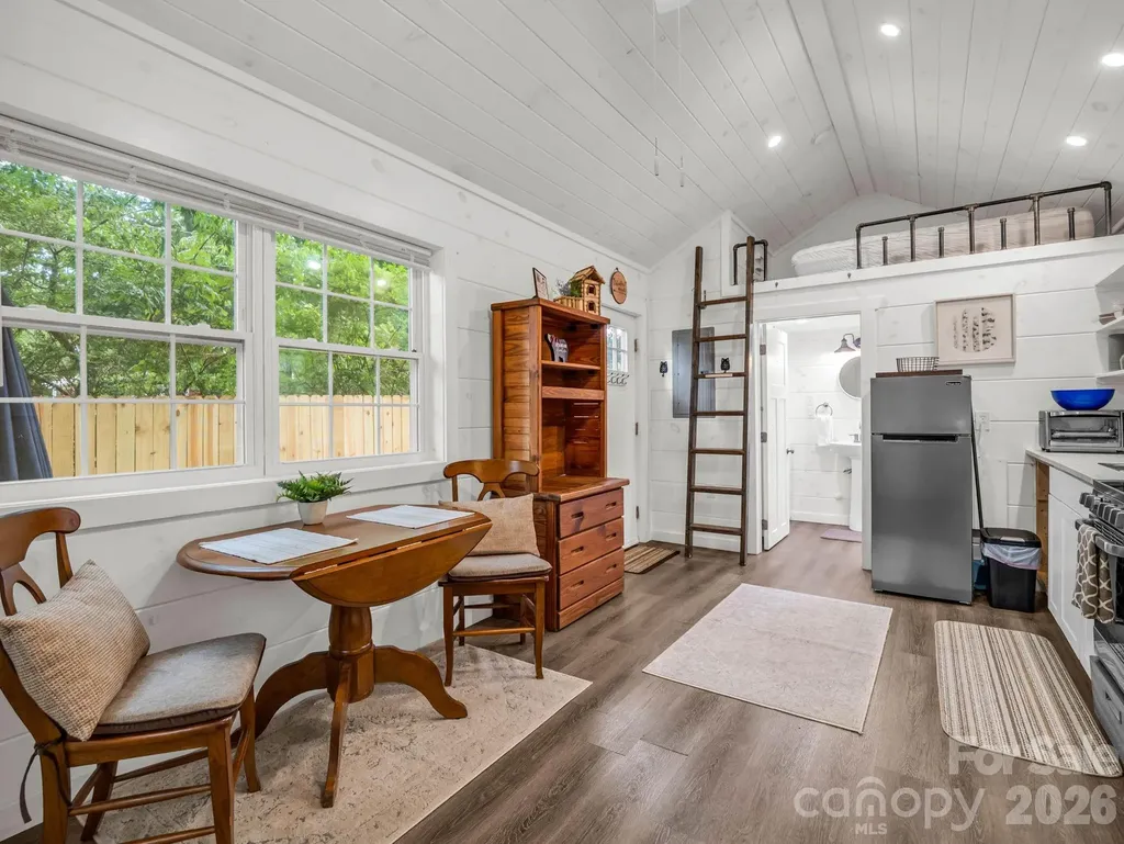 407 Hiawassee Avenue Black Mountain NC 28711