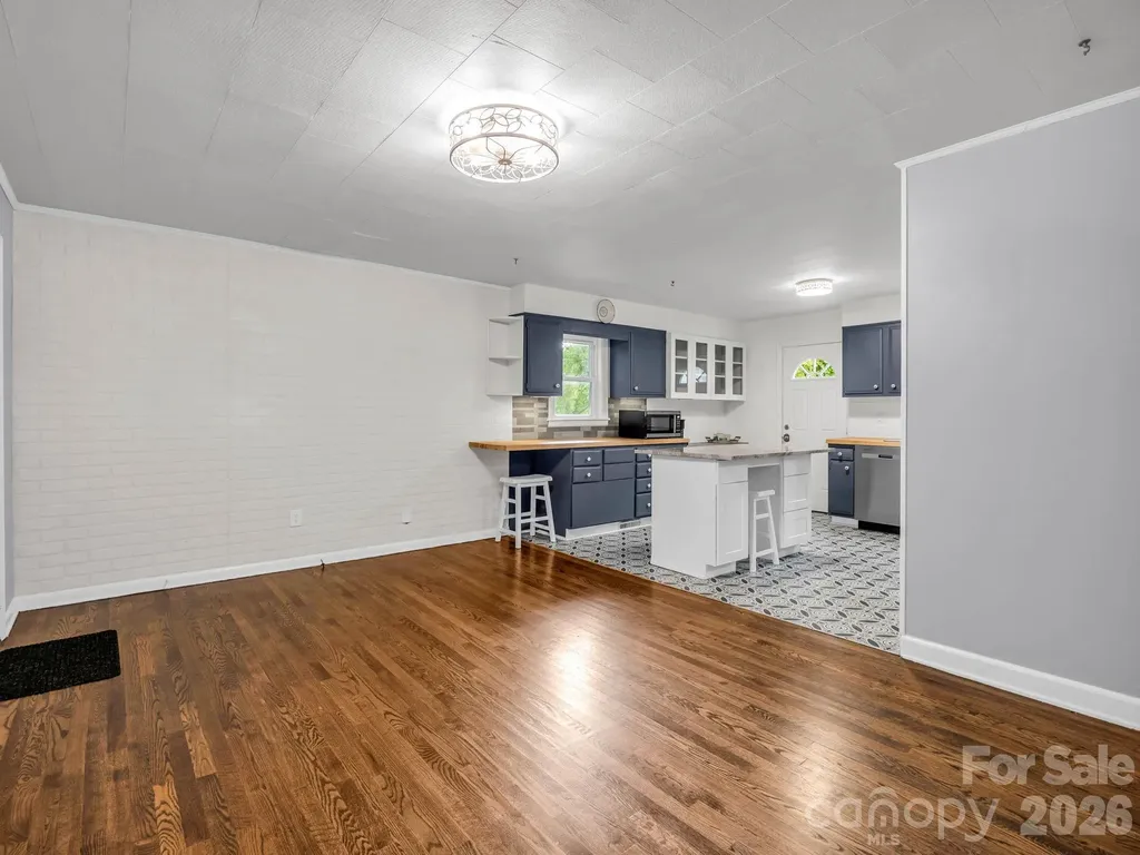 407 Hiawassee Avenue Black Mountain NC 28711