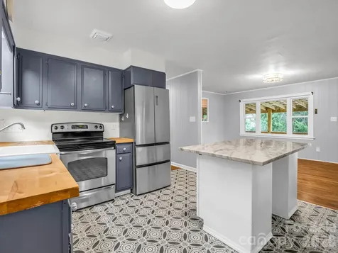 407 Hiawassee Avenue Black Mountain NC 28711