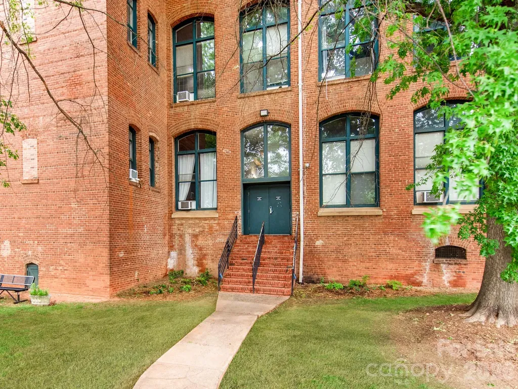 201 Hoskins Road S Charlotte NC 28208