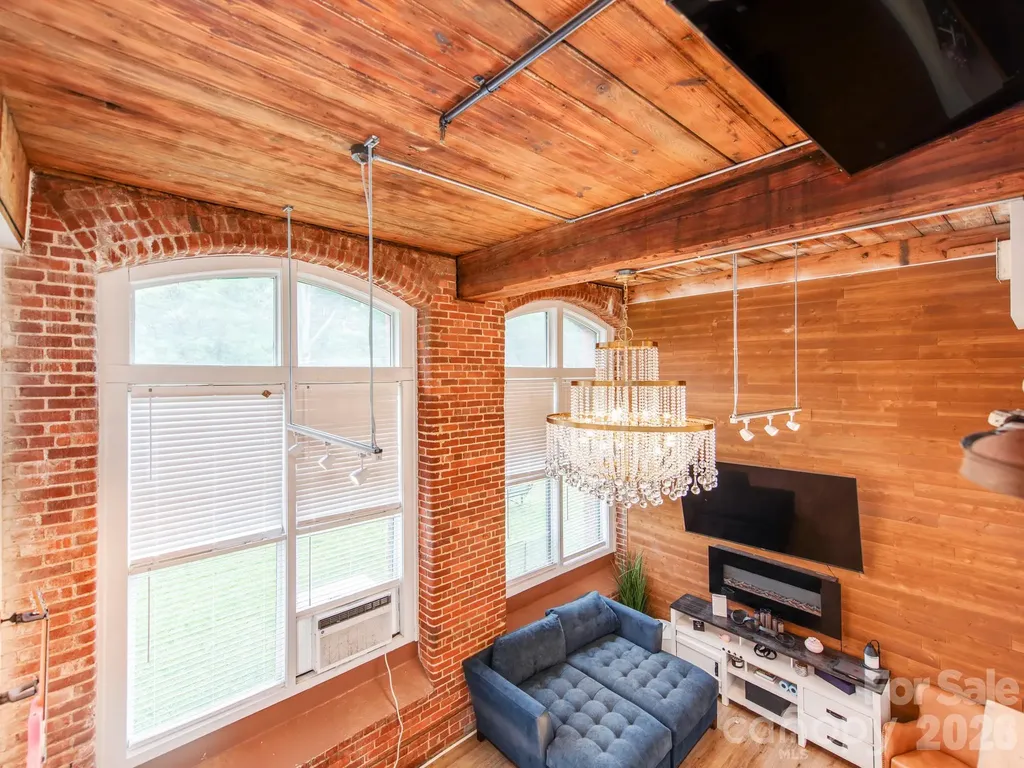 201 Hoskins Road S Charlotte NC 28208