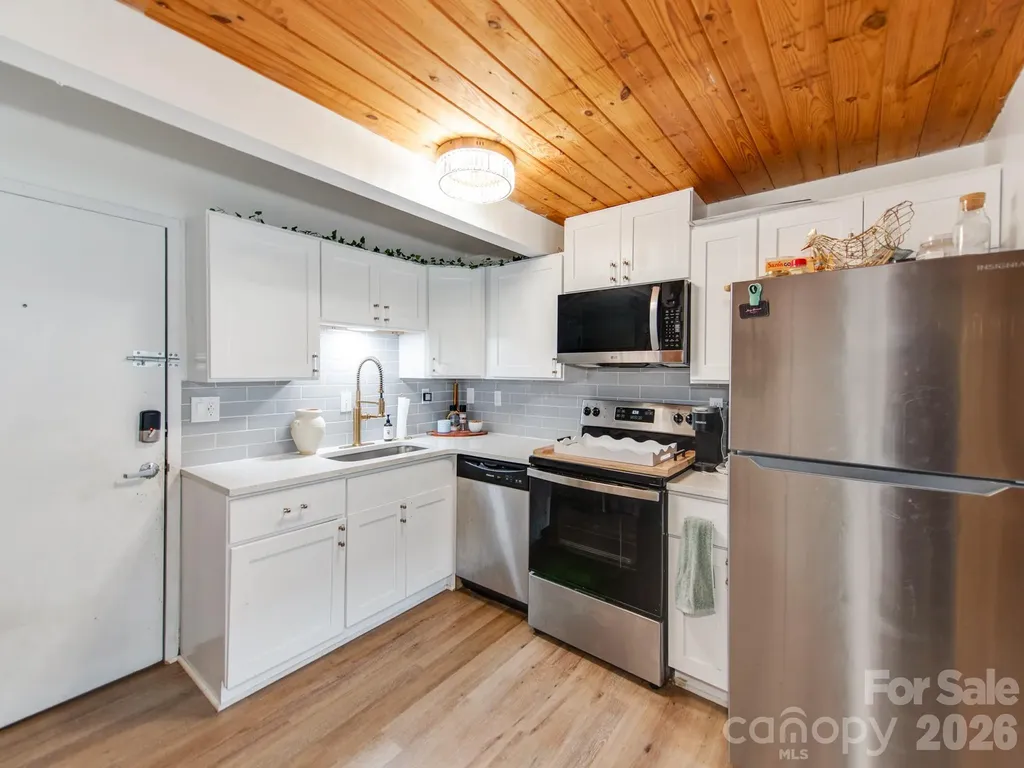 201 Hoskins Road S Charlotte NC 28208