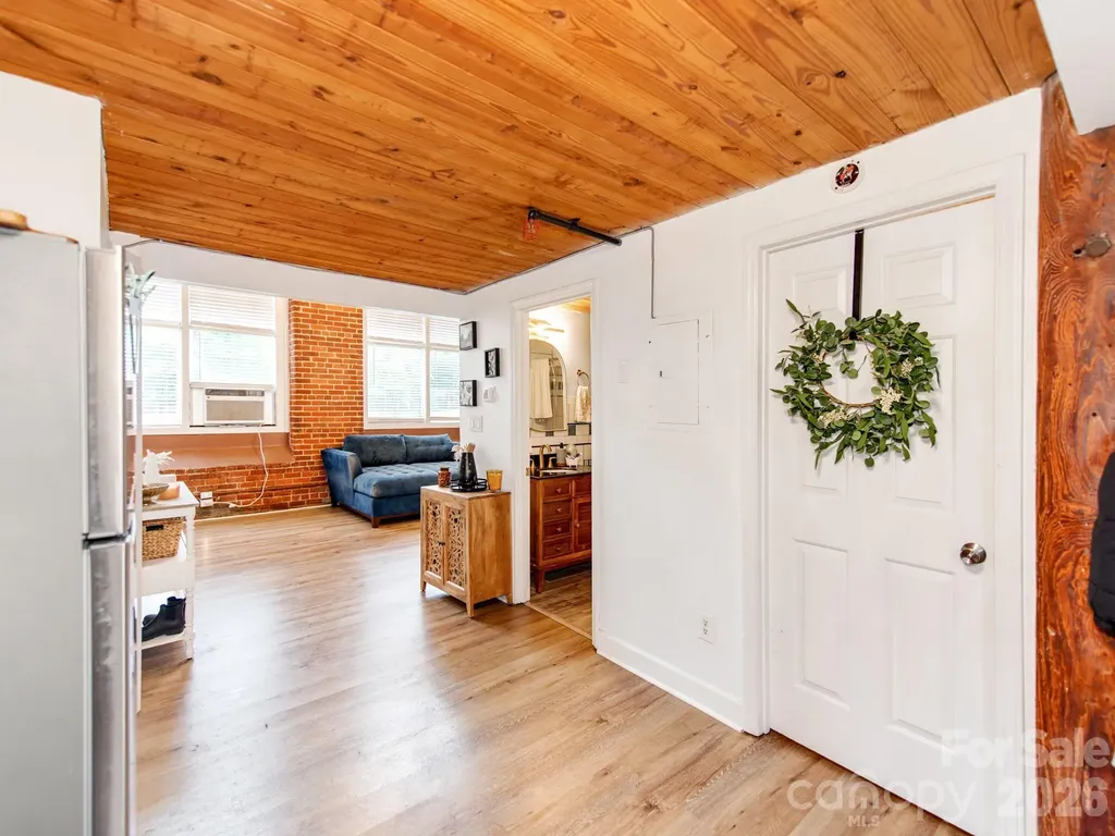 201 Hoskins Road S Charlotte NC 28208