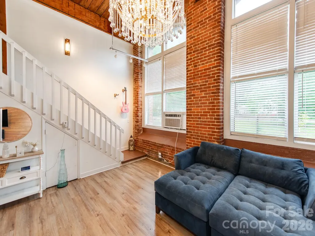 201 Hoskins Road S Charlotte NC 28208