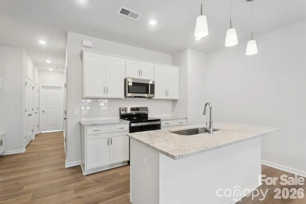 4628 Lakeview Road Charlotte NC 28216