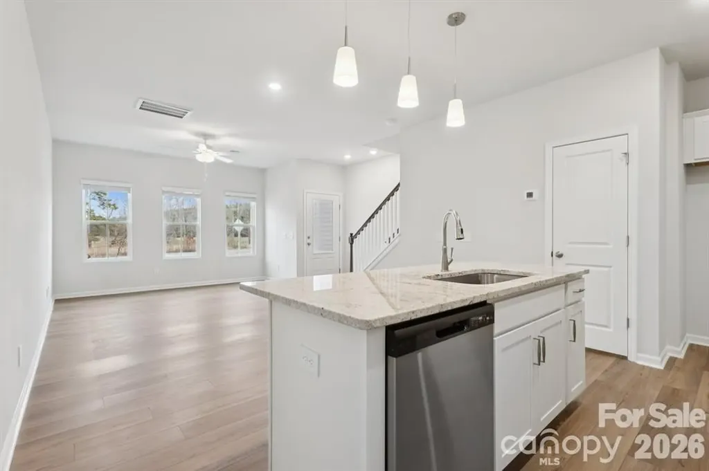 4628 Lakeview Road Charlotte NC 28216