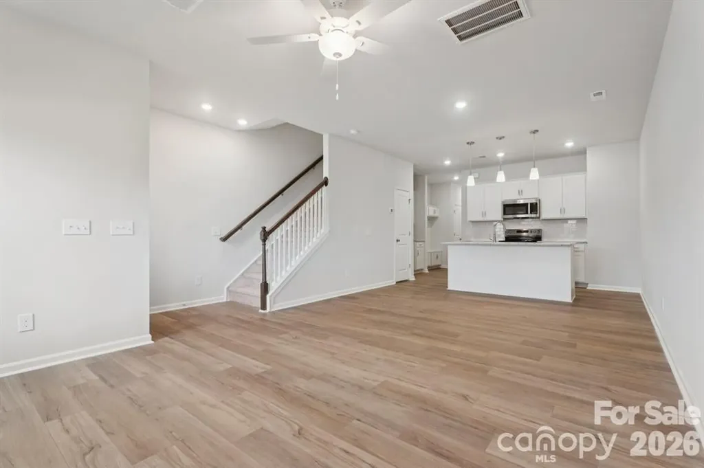 4628 Lakeview Road Charlotte NC 28216