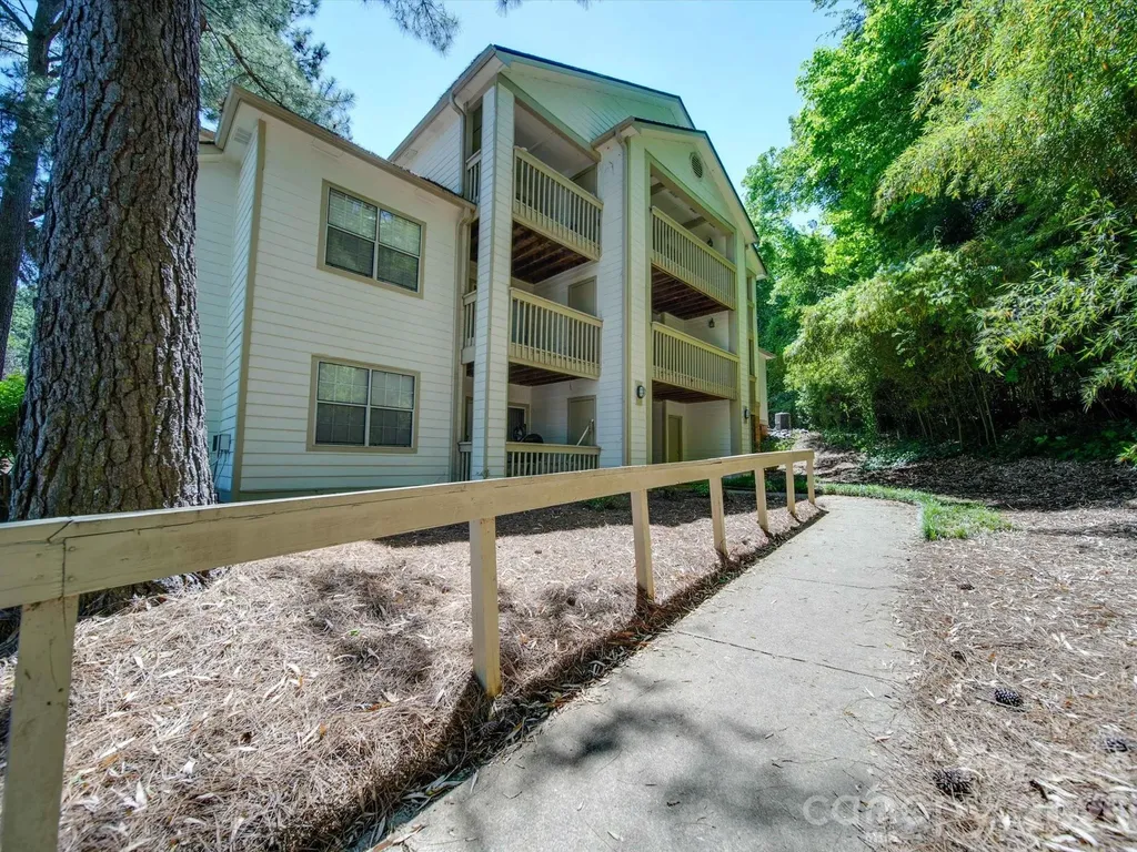 1052 Churchill Downs Court Charlotte NC 28211