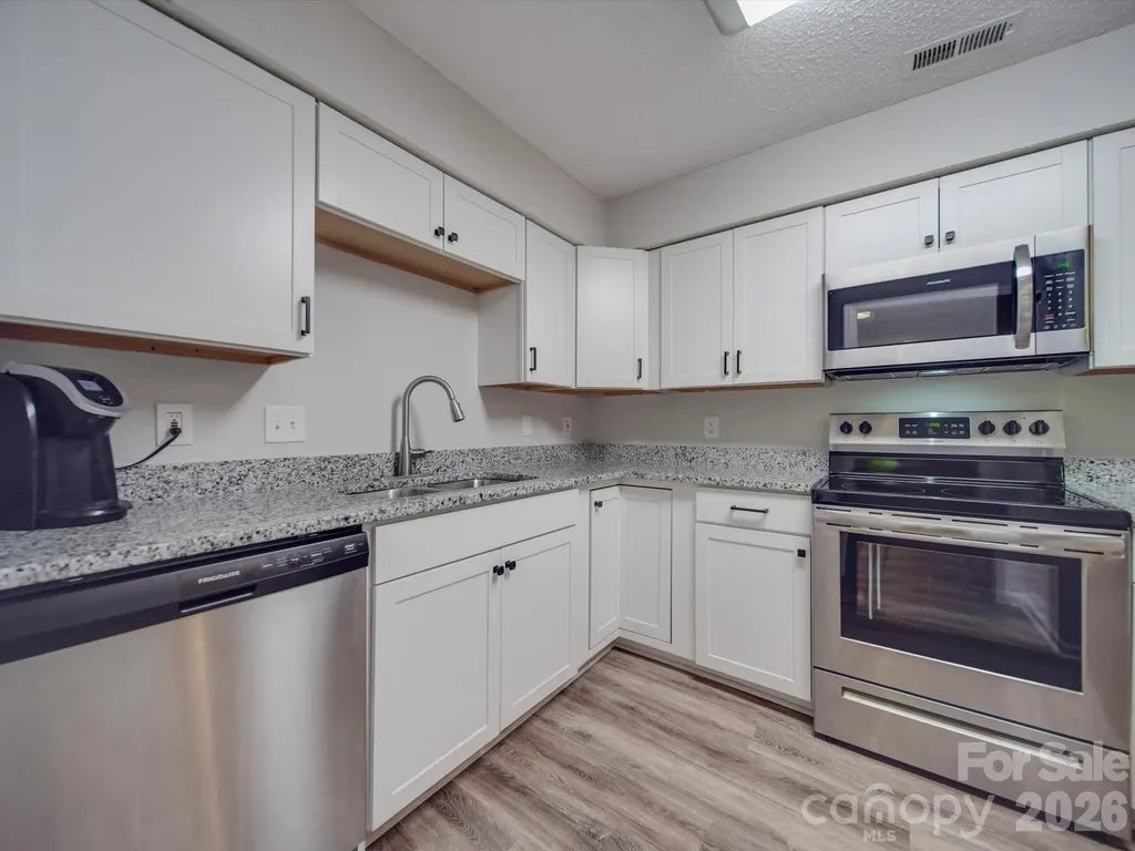 1052 Churchill Downs Court Charlotte NC 28211