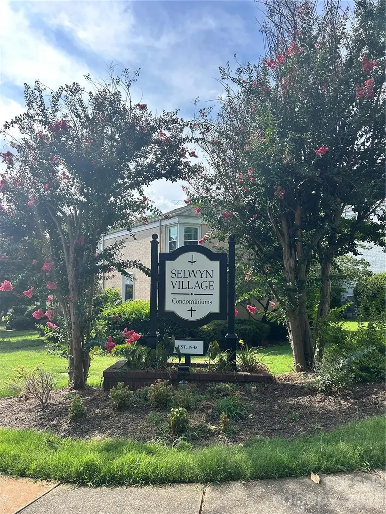 212 Wakefield Drive Charlotte NC 28209