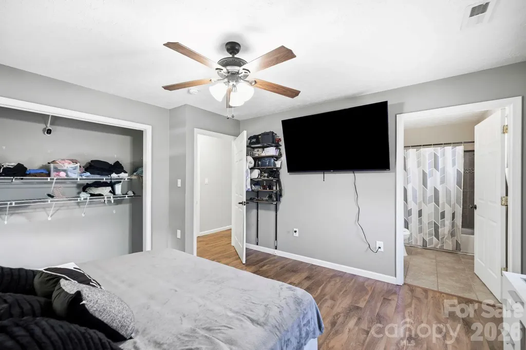 51 Kay Thomas Drive Hendersonville NC 28792