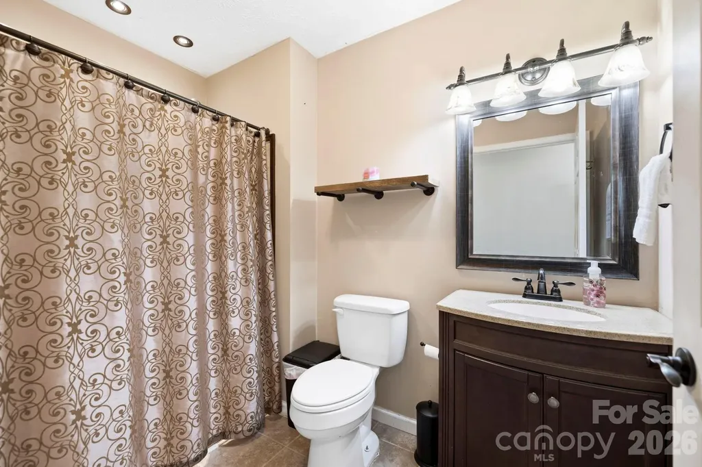 51 Kay Thomas Drive Hendersonville NC 28792
