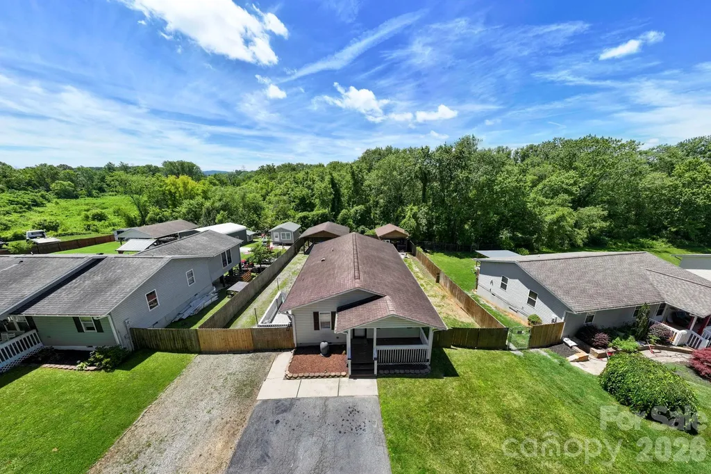 51 Kay Thomas Drive Hendersonville NC 28792