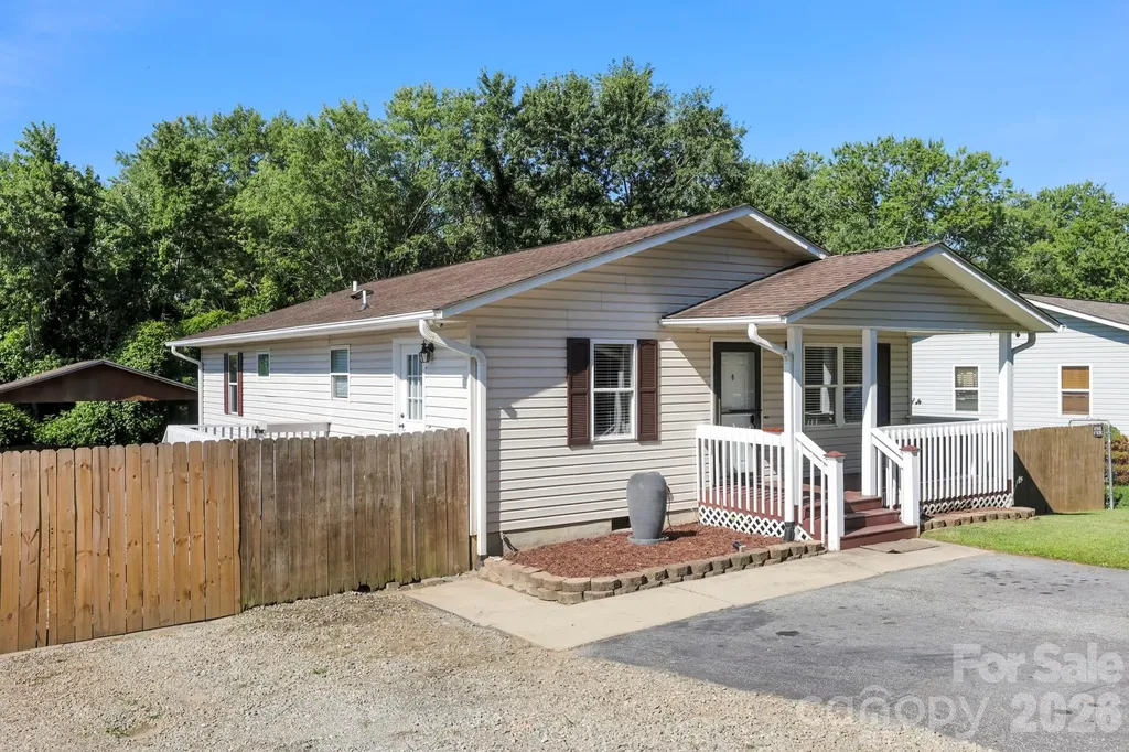 51 Kay Thomas Drive Hendersonville NC 28792