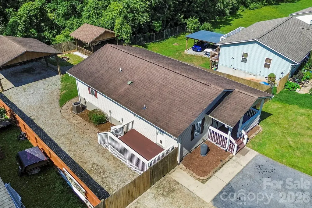 51 Kay Thomas Drive Hendersonville NC 28792