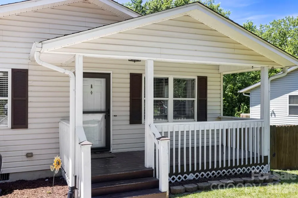 51 Kay Thomas Drive Hendersonville NC 28792