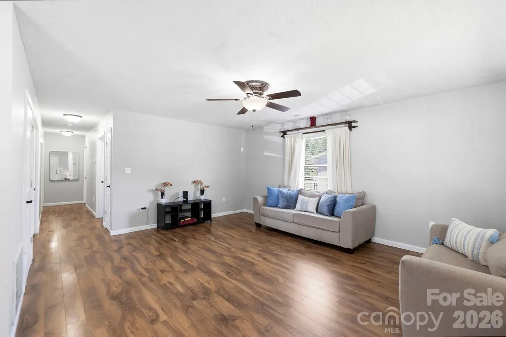51 Kay Thomas Drive Hendersonville NC 28792